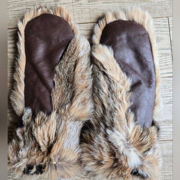 Real Fur & Leather Mittens with Brown Accent, Very Big - Picture 6 of 7